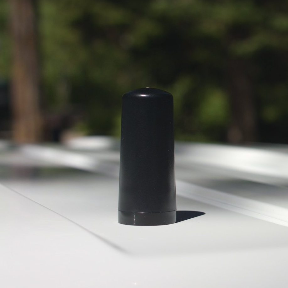 SureCall Fusion2Go 3.0 Fleet Cell Booster - antenna on car